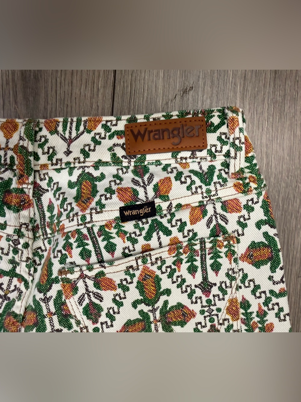 NWT Wrangler High Rise Fierce Flare Jeans Floral Print Retro Boho Size 6/28X32 - Picture 10 of 11